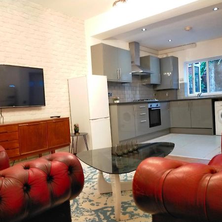4 Bed Entire House - Heart Of The City - Near Sufc シェフィールド エクステリア 写真